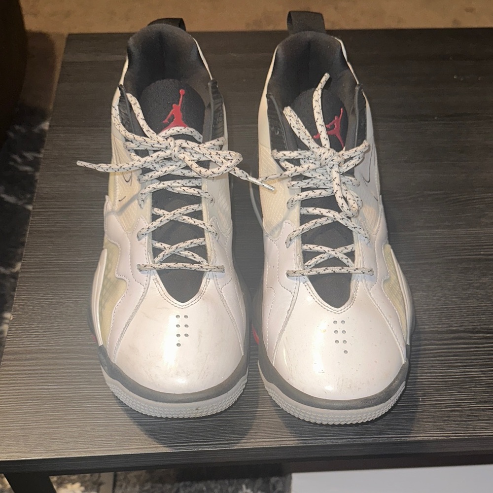 NIKE ZOOM Air 92 White and Black Low-Top Sneakers with Red Jumpman